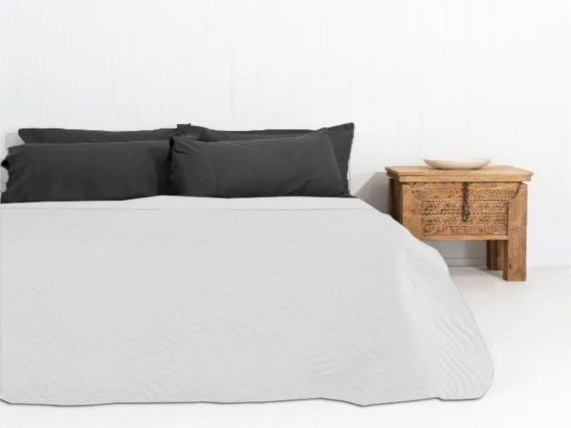 Κουβερλί Γίγας Microfiber Διπλής Όψης Γαρύφαλλο 240x260 - Λευκό