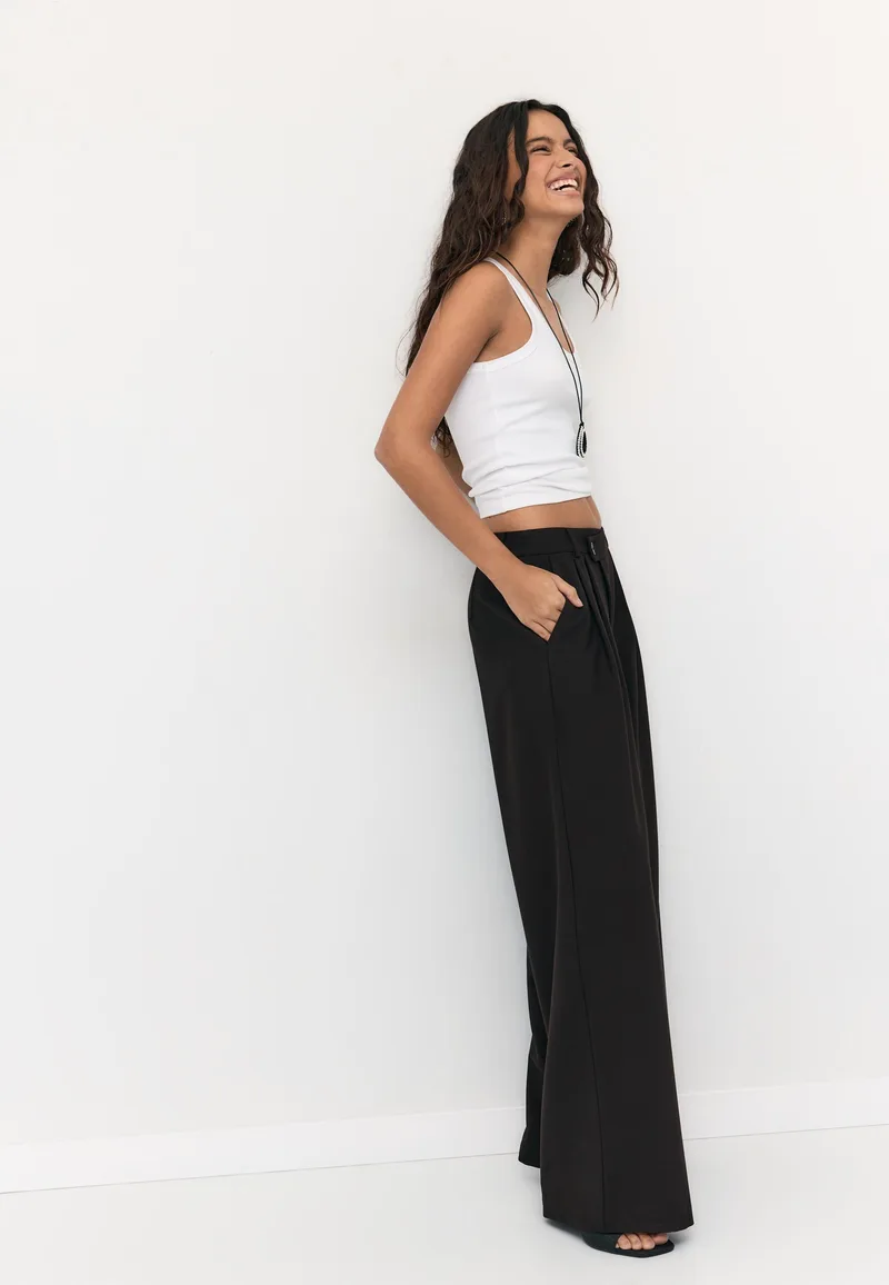 Stradivarius Casual Παντελόνι Με Χιαστί Μέση Μαύρο 40