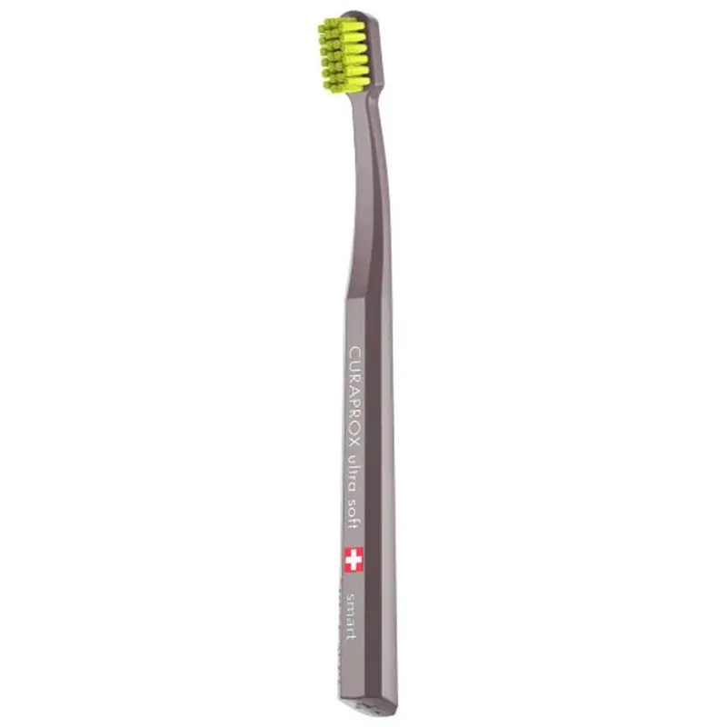 Curaprox CS Smart 7600 Ultra Soft Μαλακή Οδοντόβουρτσα με Μικρή Κεφαλή & Υψηλή Πυκνότητα Ινών για Αποτελεσματικότερη Απομάκρυνση της Πλάκας 1 Τεμάχιο - Καφέ / Λαχανί