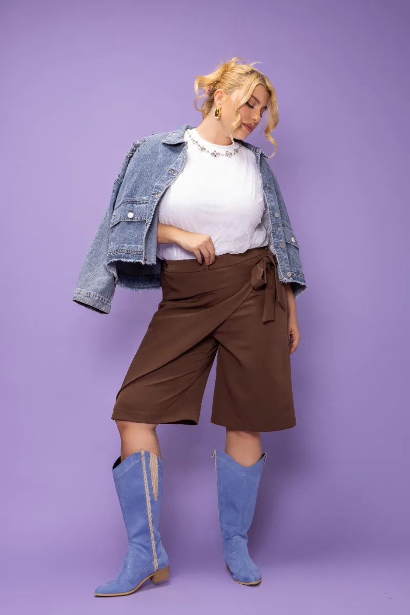 Βερμούδα plus size φάκελος σε σοκολά χρώμα