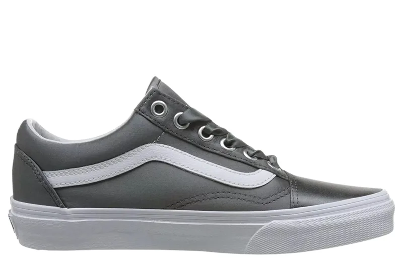 Sneaker Vans Ua Old Skool Satin Lux VN0A38G1R1I1-Gray-True White