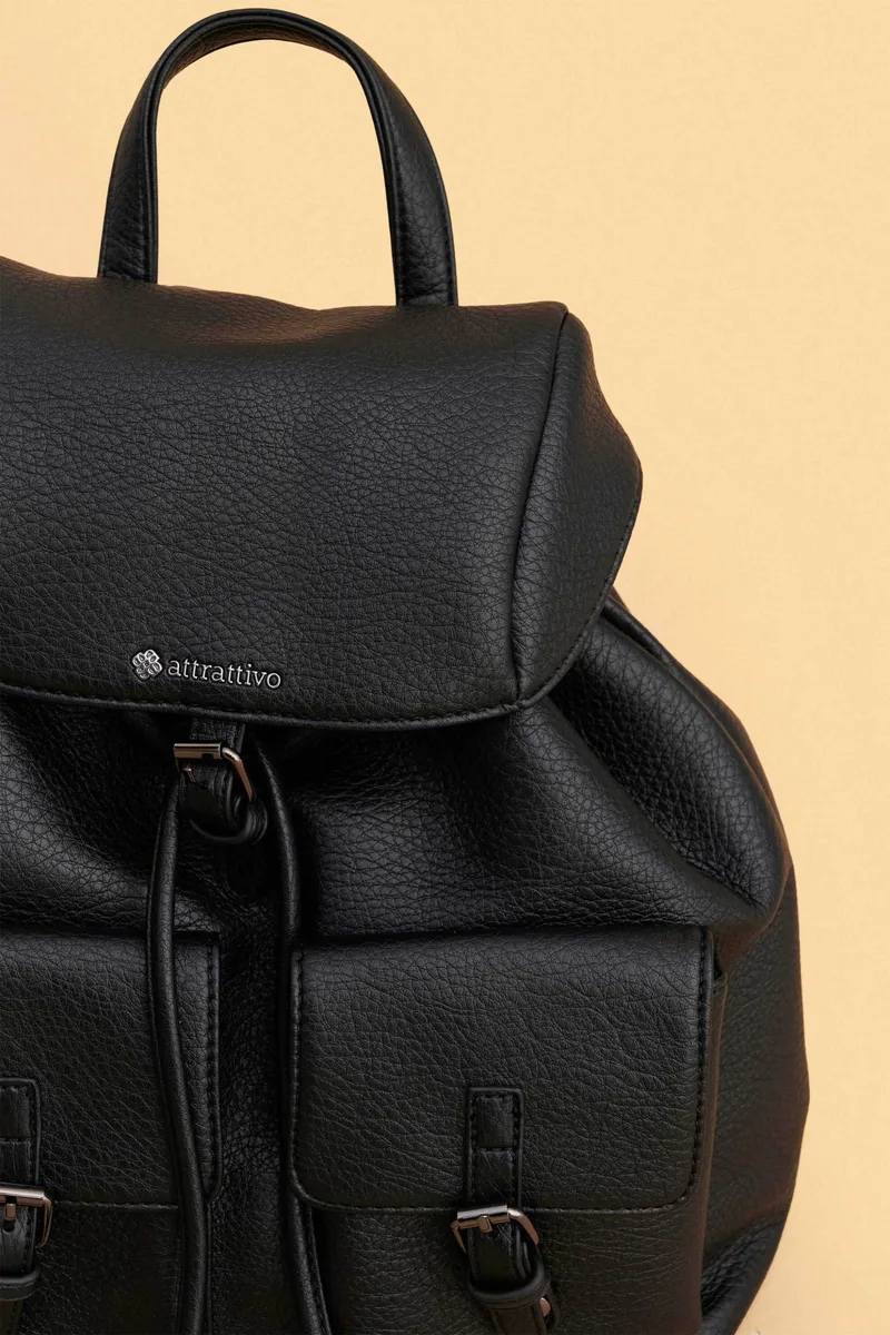 Attrattivo γυναικείο backpack μονόχρωμο - 9T23451 Μαύρο