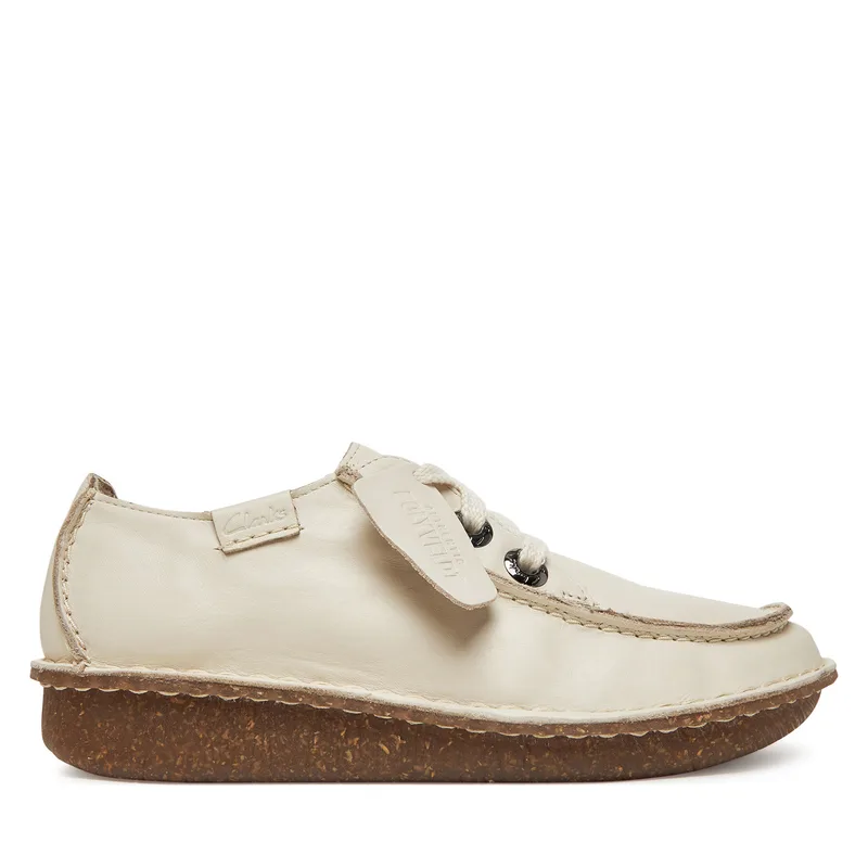 Κλειστά παπούτσια Clarks Funny Dream 26181433 Εκρού