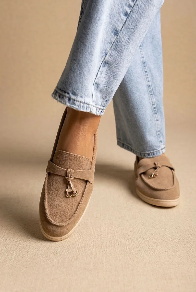 Ideal shoes Comfort Loafers with Metal Detail - 9753 - Taupe Suede