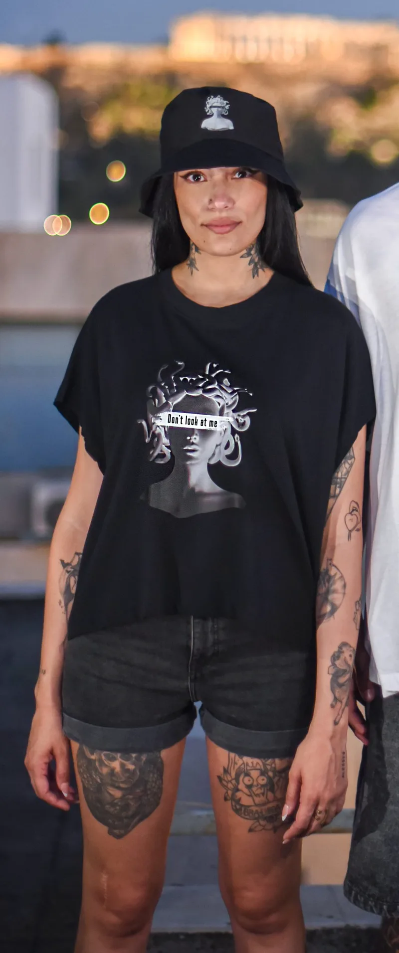 Crop Black T-Shirt Don't Look At Me Medusa