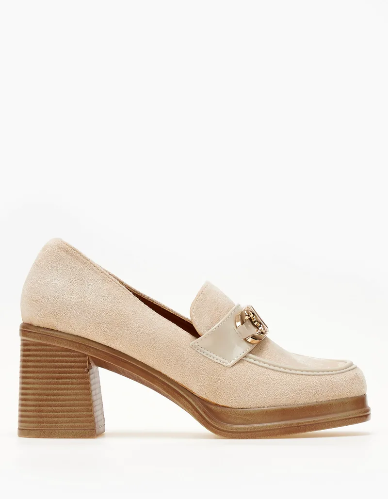 Loafers με τακούνι και suede υφή - Μπεζ