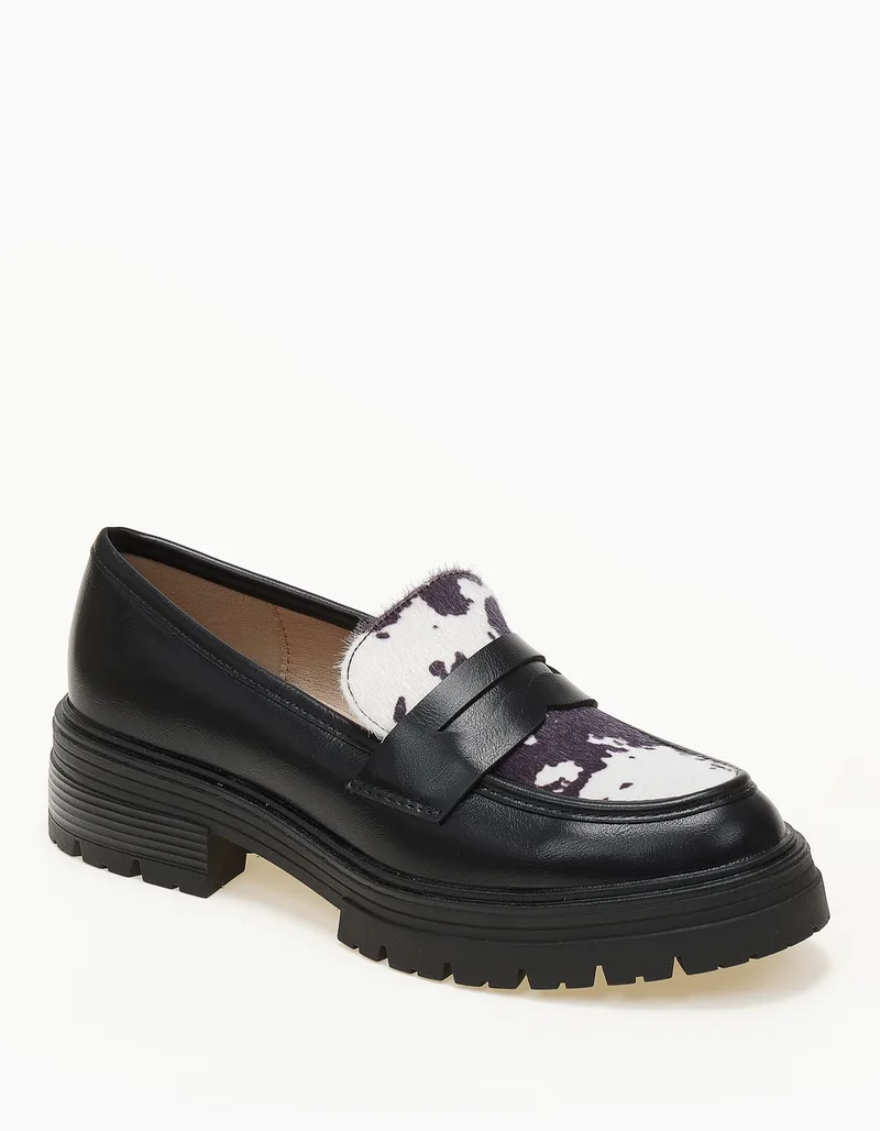 Loafers με λεπτομέρια cow - Μαύρο