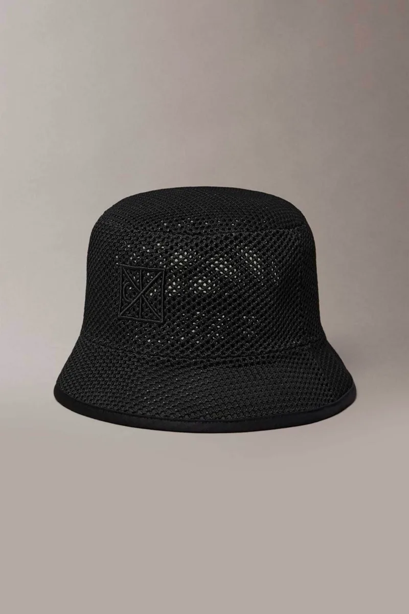 Calvin Klein Jeans γυναικείο καπέλο bucket με διάτρητο σχέδιο και monogram - LV04F5071G Μαύρο