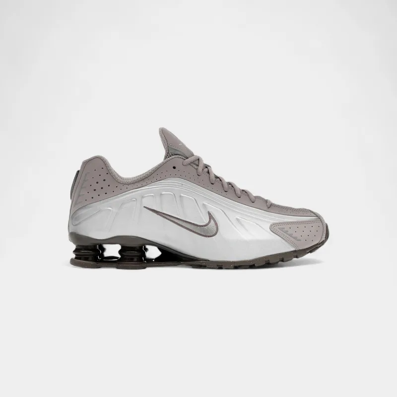 Xαμηλά Sneakers Nike Shox R4 Cave Stone