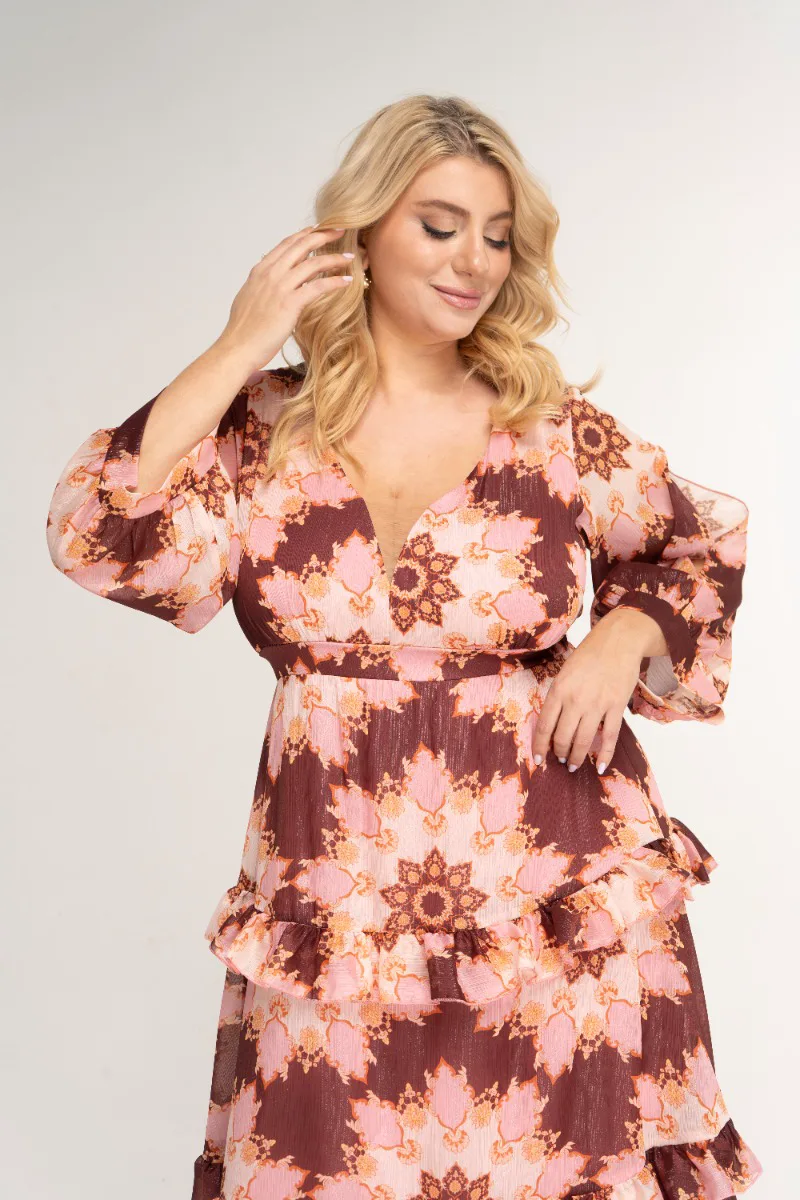 Maxi φόρεμα με βολάν σε floral ροζ χρώμα plus size