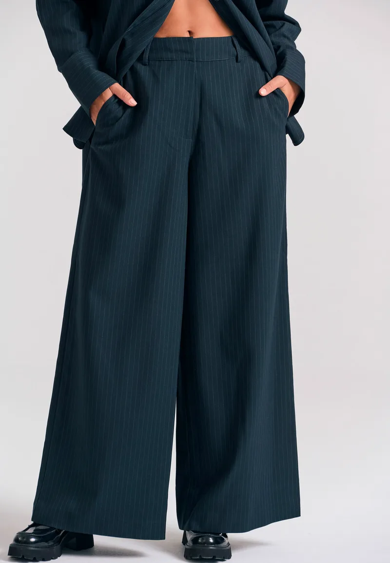 Γυναικείο tailored παντελόνι με ρίγες