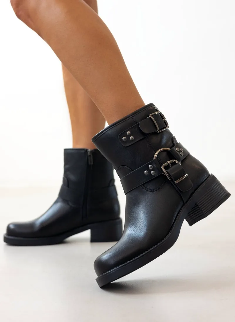 Xti Footwear Ankle Boots with Metallic Details - 142998 - Black