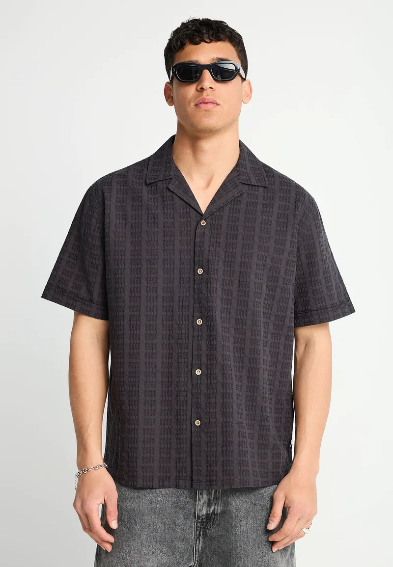 Ανδρικό oversized fit κοντομάνικο πουκάμισο