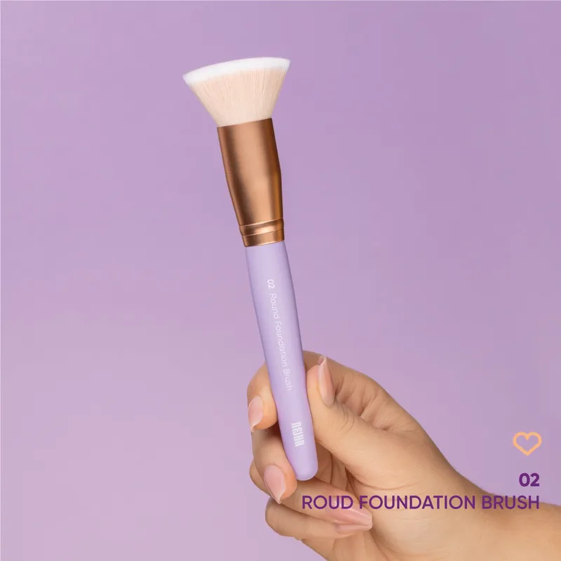 02 Round Foundation Brush