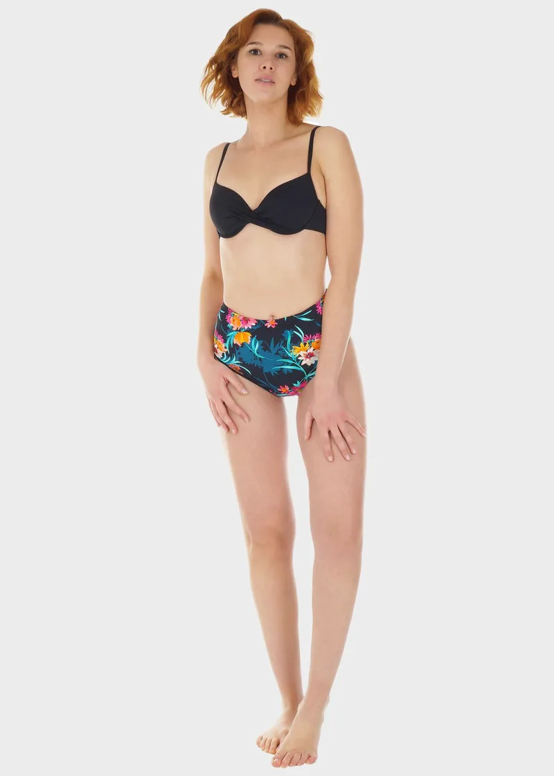 Γυναικείο σετ μαγιό bikini ενσωματωμένη ενίσχυση slip all print ιδιαίτερη πίσω όψη.Καλύπτει B Cup ΜΑΥΡΟ