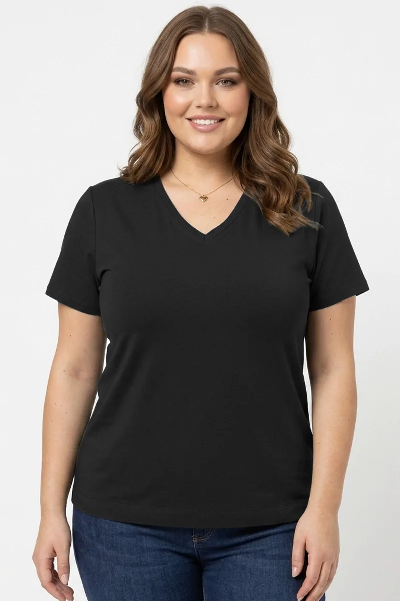 T-shirt με V λαιμόκοψη σε μαύρο χρώμα