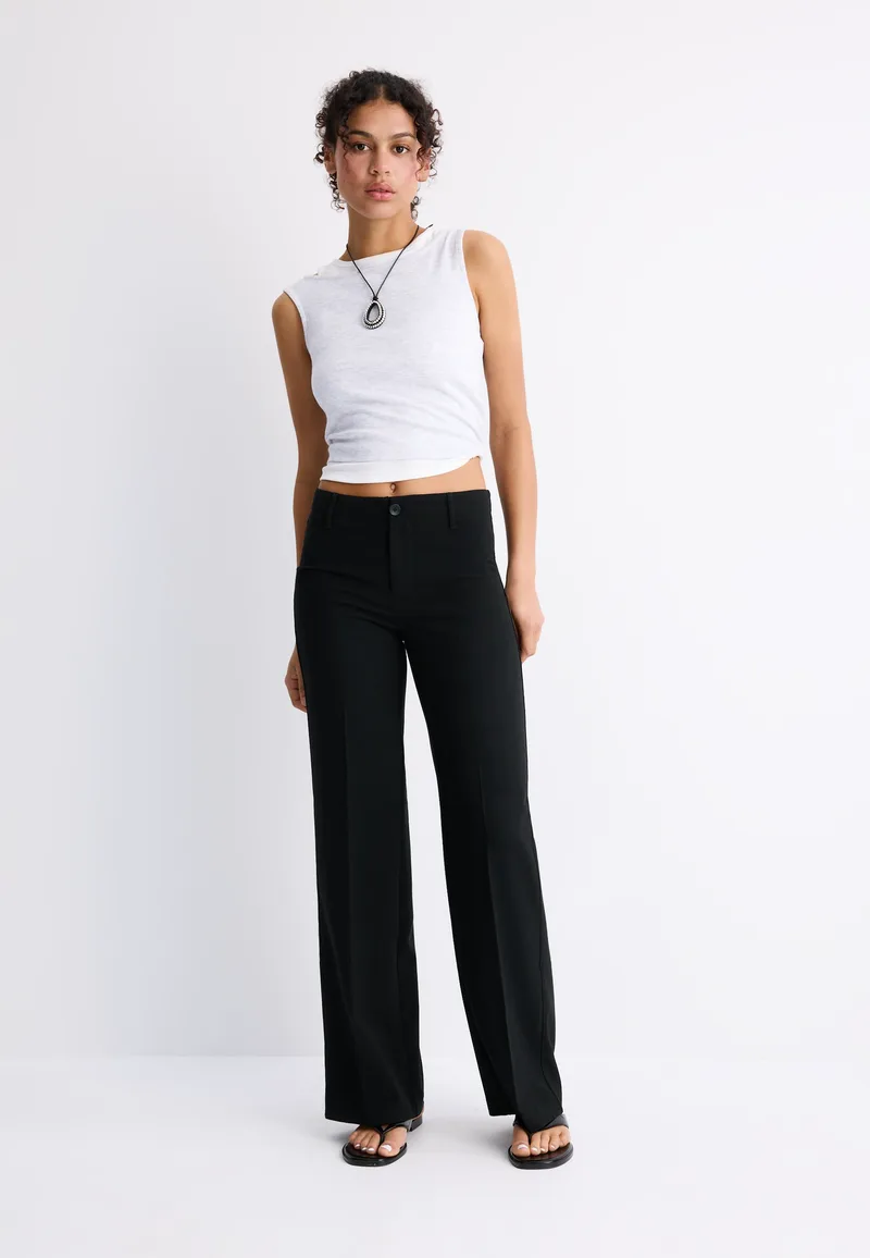 Stradivarius Αμπιγιέ Παντελόνι Σε Ίσια Γραμμή Slim Fit Μαύρο 34