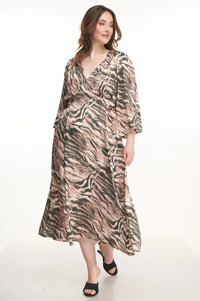 Φόρεμα σατέν εμπριμέ σε χακί χρώμα plus size