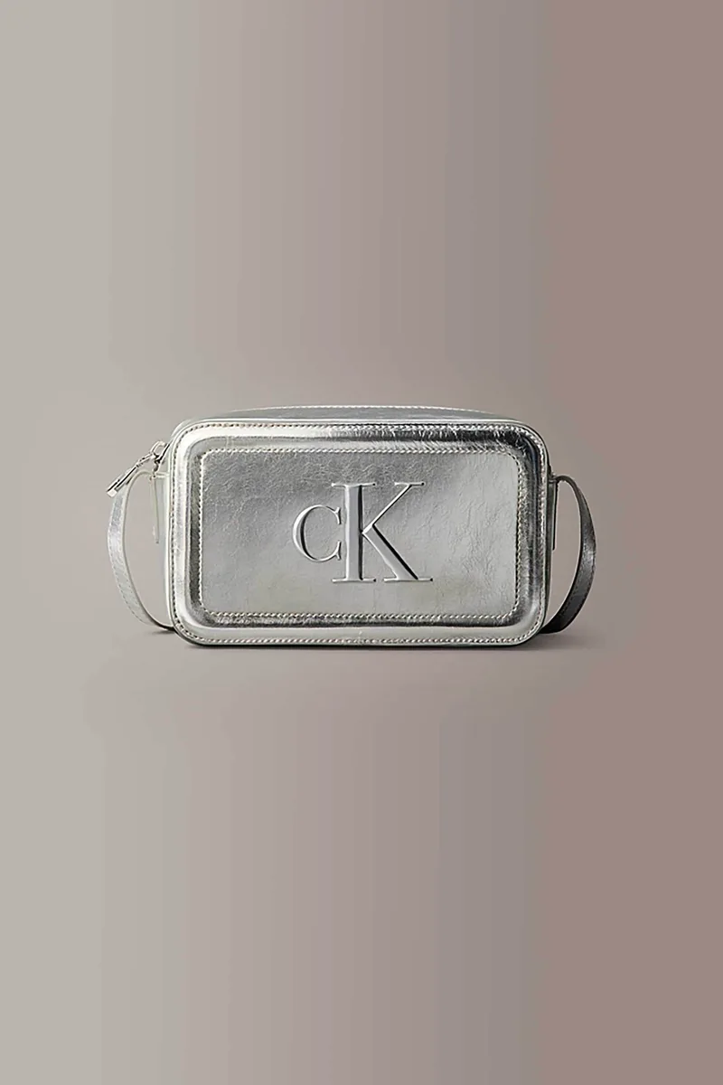 Calvin Klein Jeans γυναικεία τσάντα crossbody μονόχρωμη με ανάγλυφο λογότυπο - LV04F3331G Ασημί