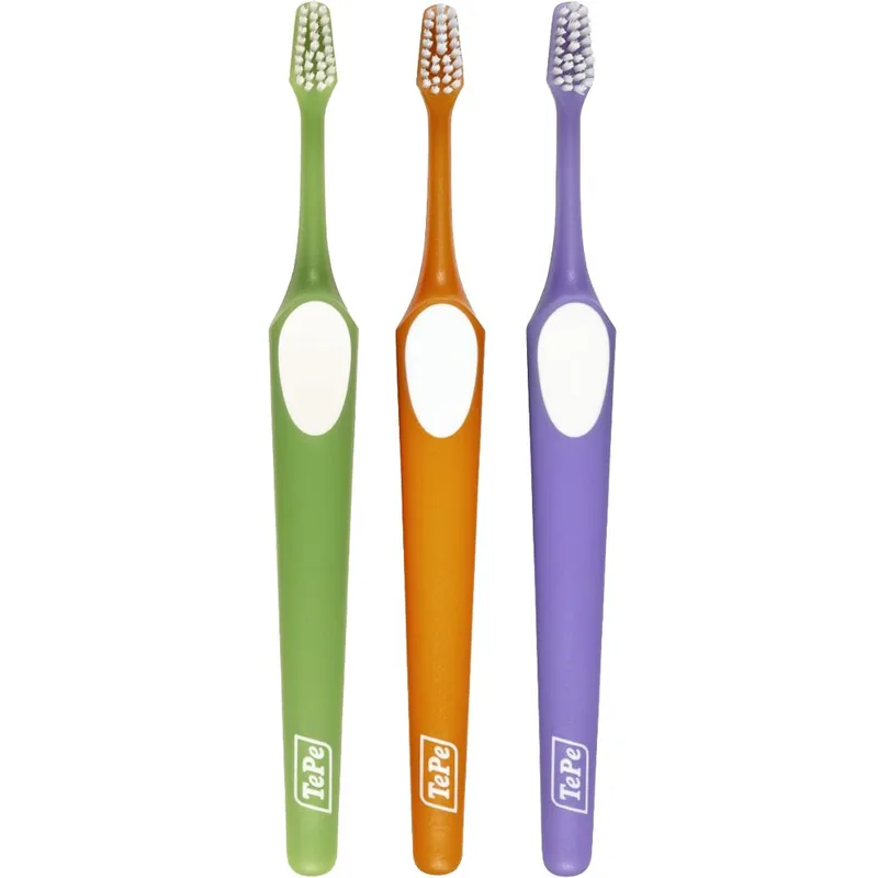 Tepe Supreme Soft Toothbrush Μαλακή Οδοντόβουρτσα που Διαθέτει Εργονομική Λαβή & Ίνες 2 Επιπέδων για Βελτιωμένη Προσπέλαση 3 Τεμάχια, Πράσινο / Πορτοκαλί / Μωβ