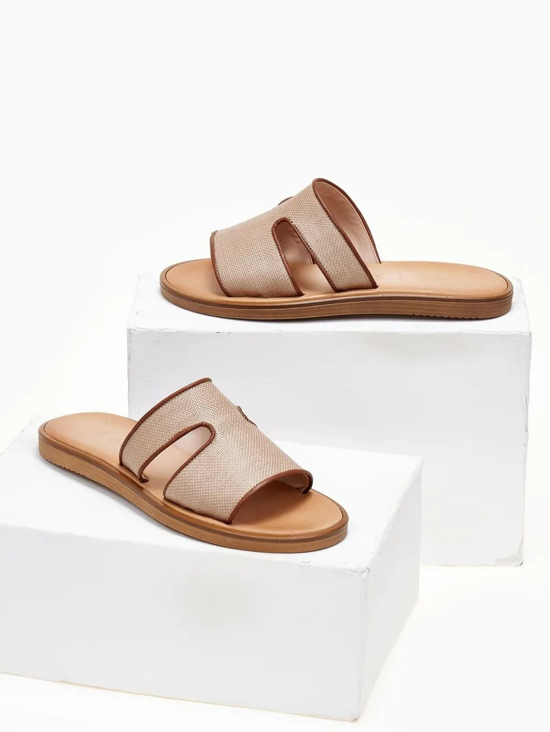 IRIS Leather Sandals with Cutouts - 8//19 - Μπεζ