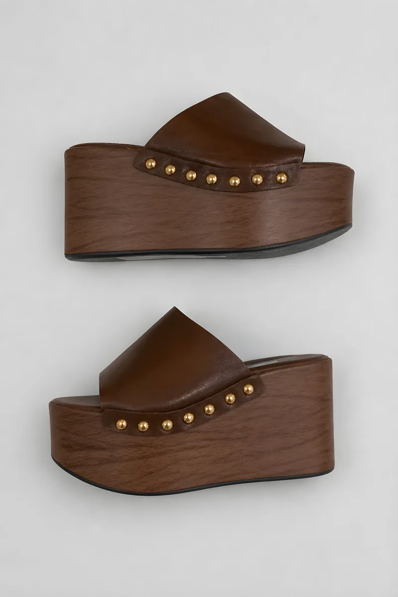 Πλατφόρμες Mules Ξύλινη Όψη & Διακοσμητικά Τρουκς
