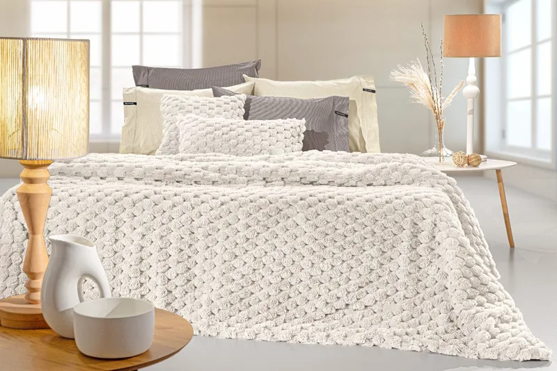 Κουβέρτα Γούνινη Υπέρδιπλη Guy LarocheElixir Ivory 260x240