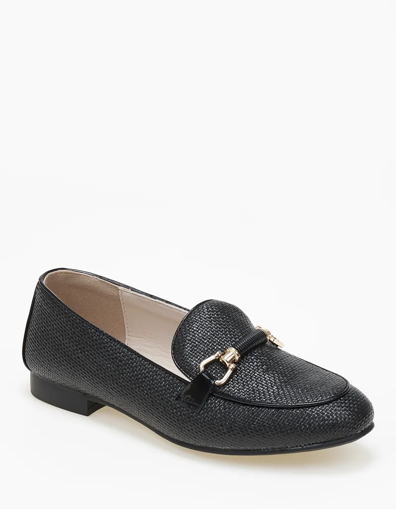 Basic γυναικεία loafers με ψάθα και αγκράφα - Μαύρο