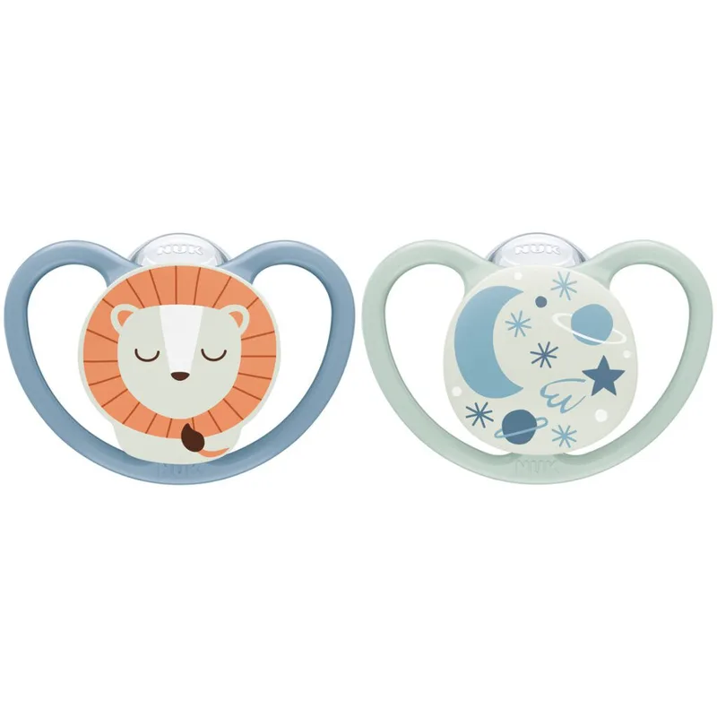 Nuk Space Silicone Night Soother 18-36m Μπλε - Μέντα Πιπίλα Σιλικόνης με Σχεδιασμό που Επιτρέπει στην Ευαίσθητη Βρεφική Επιδερμίδα να Αναπνέει & Λάμπει στο Σκοτάδι 2 Τεμάχια, Κωδ 10739658