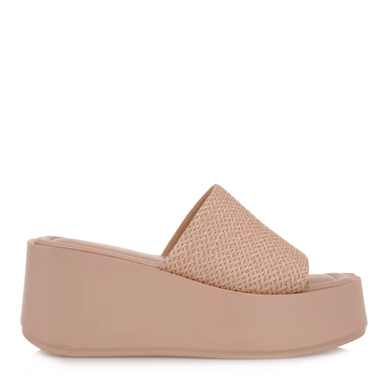 FLATFORMS σχέδιο: S492A9734