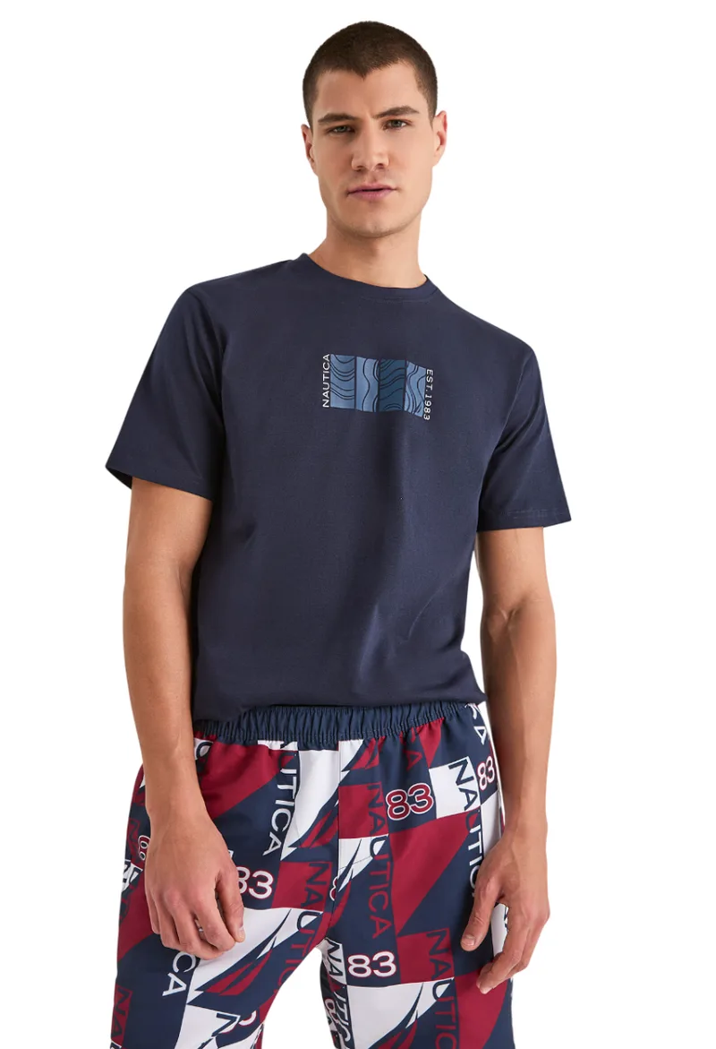 ΑΝΔΡΙΚΟ T-SHIRT NAUTICA ΚΟΝΤΟΜΑΝΙΚΟ ΜΕ ΤΥΠΩΜΑ ΣΚΟΥΡΟ ΜΠΛΕ