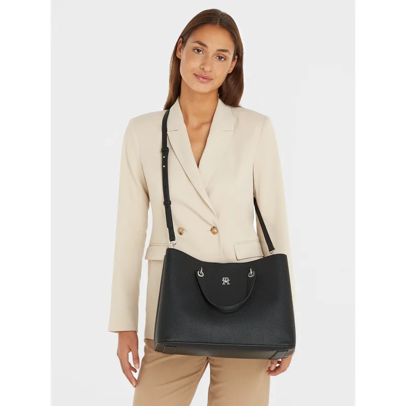 Τσάντα Tommy Hilfiger Th Emblem Satchel AW0AW15177 Μαύρο