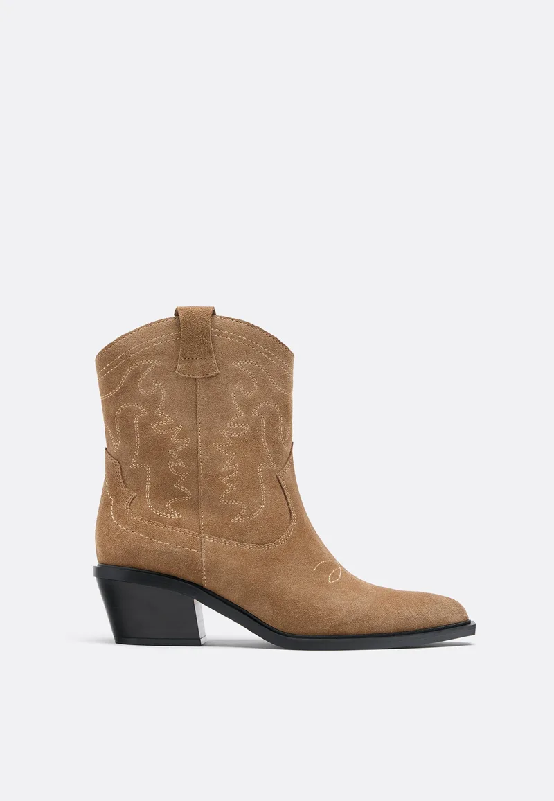 Stradivarius Δερμάτινα Western Μποτάκια Μπεζ 37
