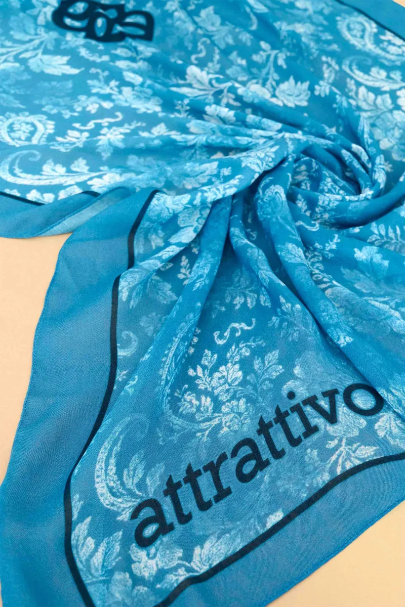 Attrativo γυναικείο φουλάρι με all-over print - 9J23535 Μπλε