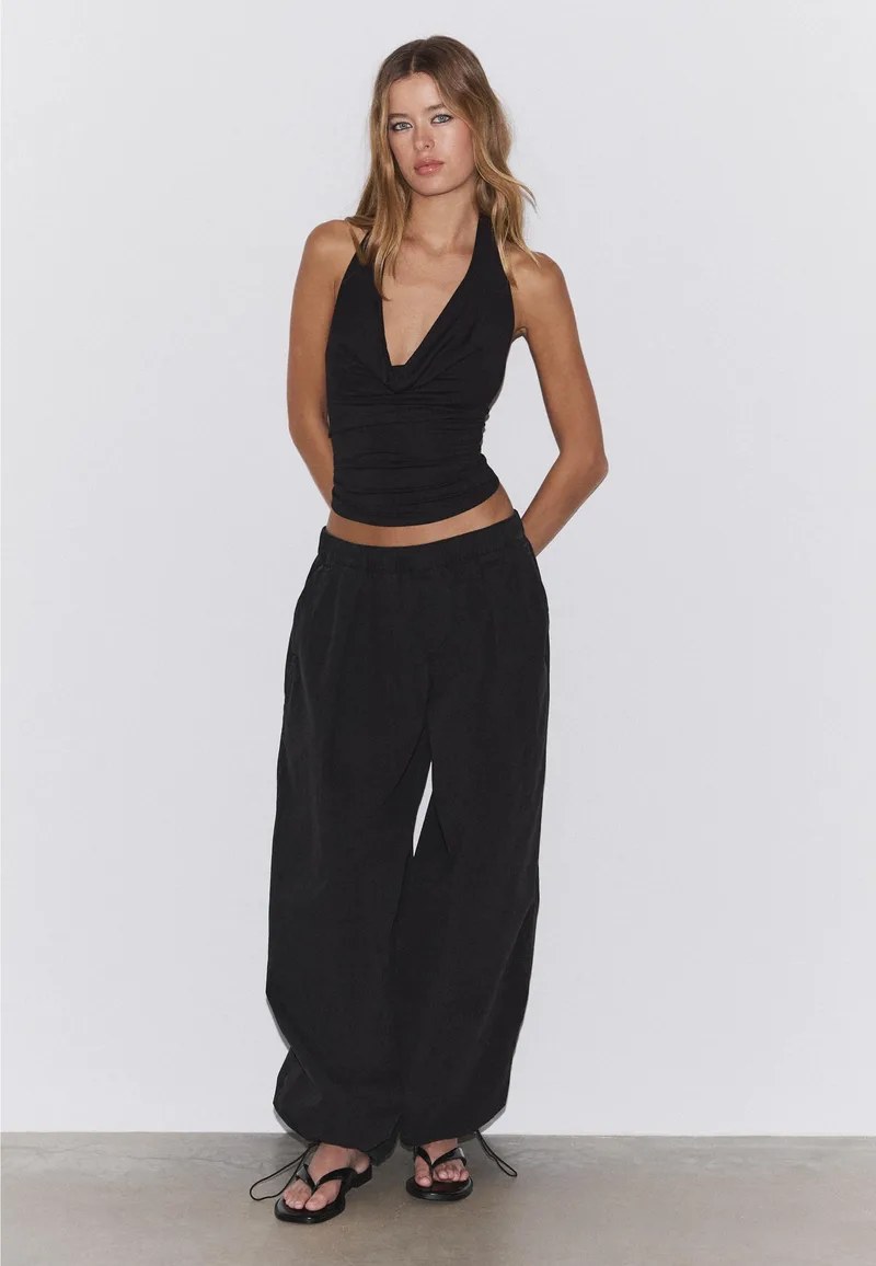 Stradivarius Ντραπέ Τοπ Halter Μαύρο L