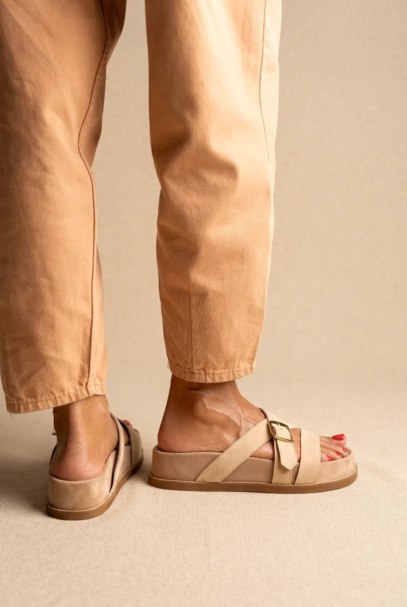 IRIS Flatform Σανδάλια με Αγκράφα - RYNA - Μπεζ Suede