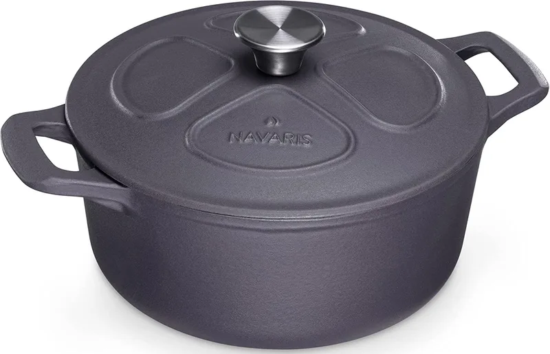 Navaris Cast Iron Casserole Dish with Lid - Αντικολλητική Κατσαρόλα από Χυτοσίδηρο για Εστίες / Φούρνο - 24cm - 3.5L - Matte Purple (48777.02.45)
