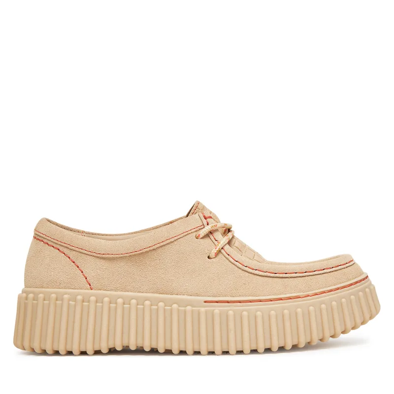 Κλειστά παπούτσια Clarks Torhill Bee 26181191 Εκρού