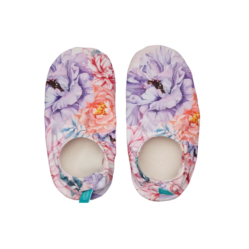 BEACH SHOES ROMANTIC