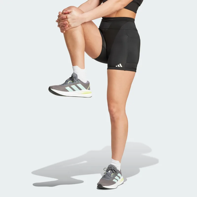 adidas Own The Run Γυναικείο Σορτς για Τρέξιμο (9000187471_1469)