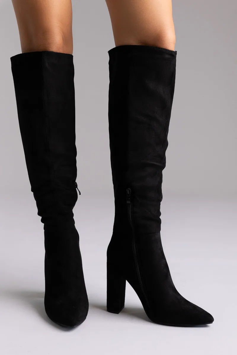 Ideal shoes Block Heel Boots - 5675 - Black Suede