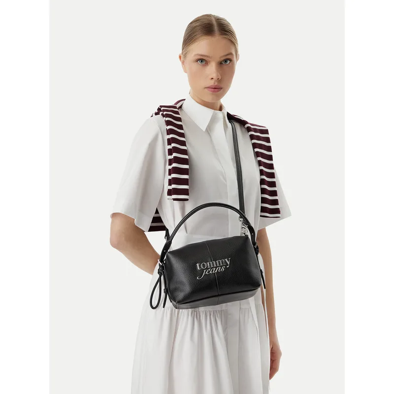 Τσάντα Tommy Jeans Tjw Bold Camera Bag AW0AW18470 Μαύρο