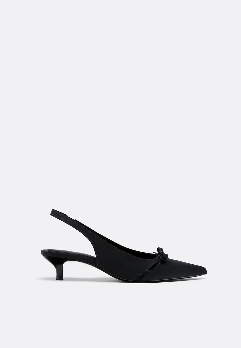 Stradivarius Γόβες Kitten Heel Με Κοψίματα Μαύρο 35