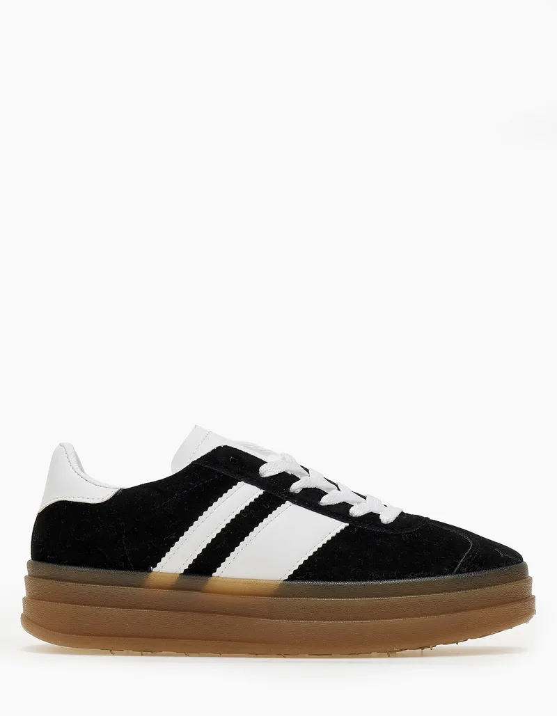 Suede sneakers δίσολα με ρίγες στο πλάι - Μαύρο