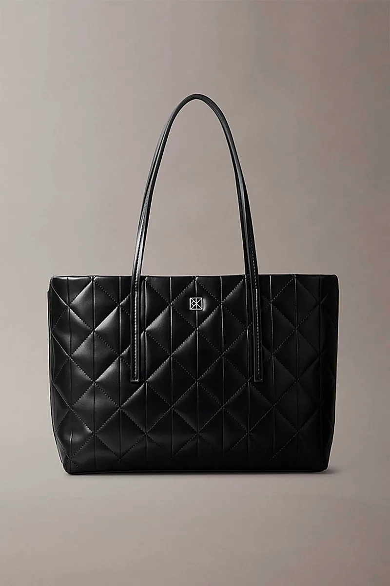 CK Jeans γυναικεία τσάντα tote με καπιτονέ σχέδιο και μεταλλικό monogram - LV04F3325G Μαύρο