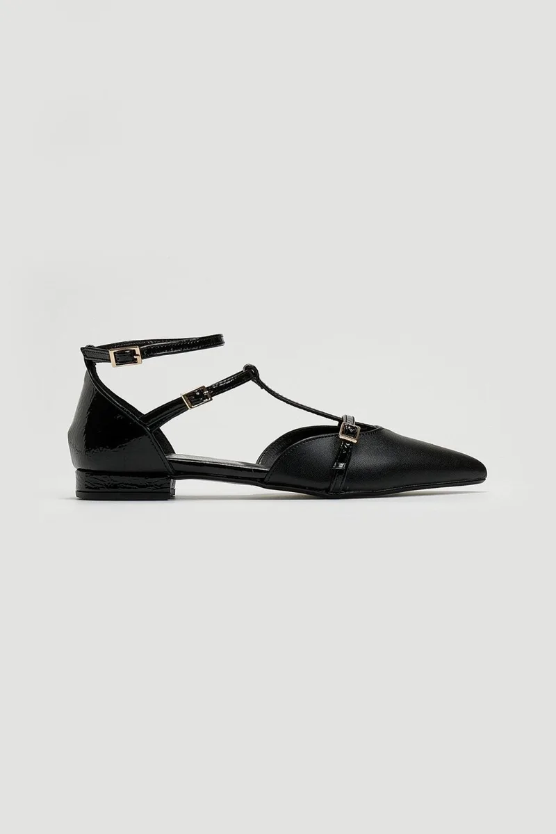 TFP Pointed Ballerinas with Strap - 122 (ματ/λουστρίνι) - Black