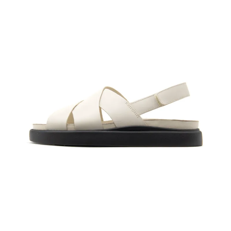 Σανδάλια χωρίς τακούνι Clarks ARISTELLA SUN LEATHER FLAT SANDALS WOMEN