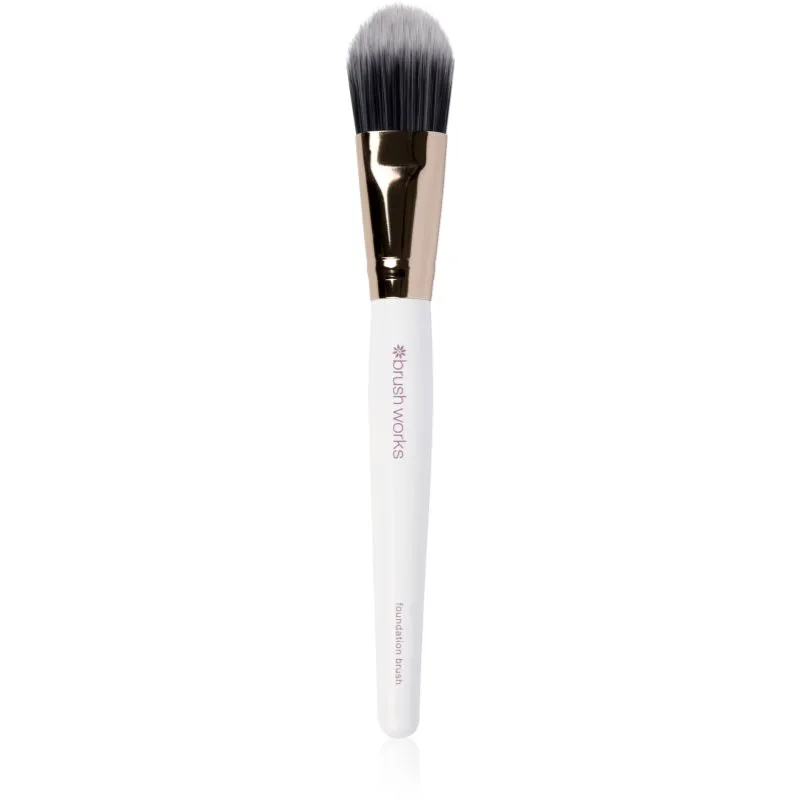 Brushworks Foundation Brush επίπεδο πινέλο για μεικ απ 1 τμχ