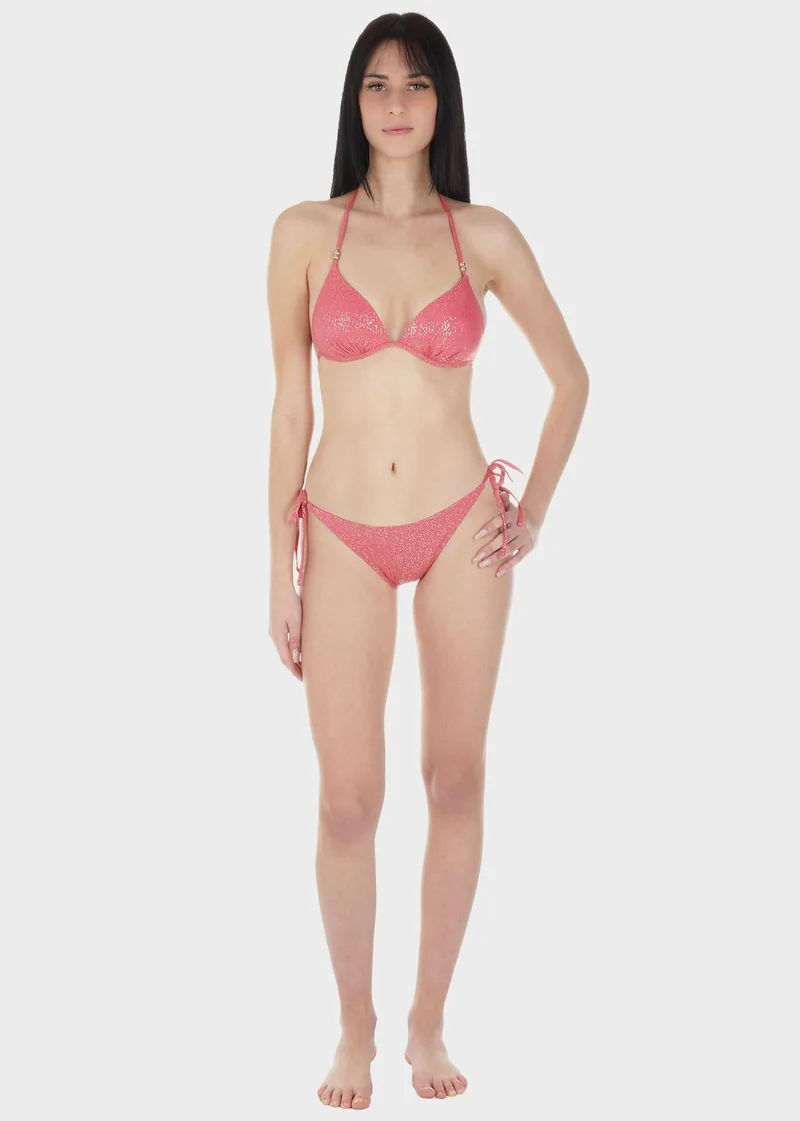 Γυναικείο σετ μαγιό bikini τριγωνάκι ενσωματωμένη push up ενίσχυση χρυσές λεπτομέρειες slip δετό.Καλύπτει B CUP ΡΟΖ