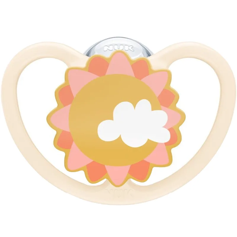 Nuk Space Silicone Soother 18-36m Μπεζ Πιπίλα Σιλικόνης με Σχεδιασμό που Επιτρέπει στην Ευαίσθητη Βρεφική Επιδερμίδα να Αναπνέει 1 Τεμάχιο, Κωδ 10739511